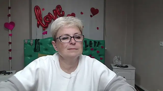 EmiliaGree online show from October 3, 5:10 pm