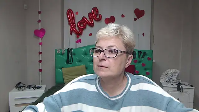 EmiliaGree online show from October 7, 5:10 pm