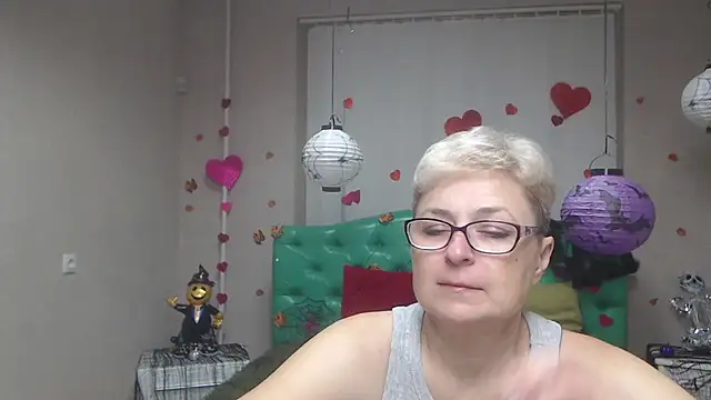 EmiliaGree online show from November 12, 6:08 pm