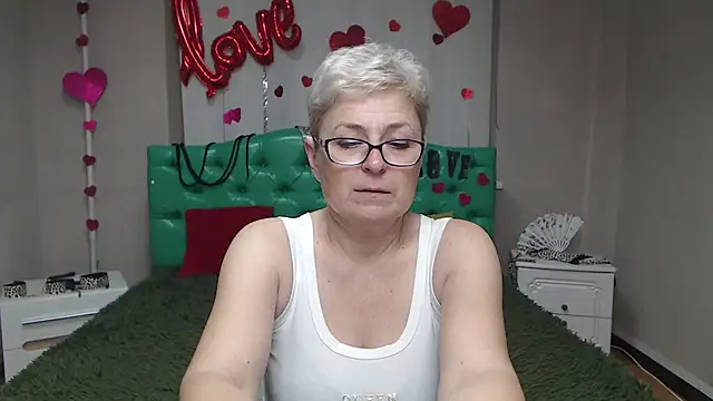 EmiliaGree online show from November 18, 6:12 pm