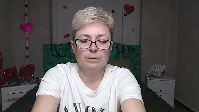 EmiliaGree online show from December 2, 6:14 pm