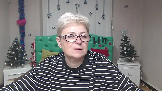 Snapshot of EmiliaGree chatting on January 5, 6:11 pm EmiliaGree online show from January 5, 6:11 pm