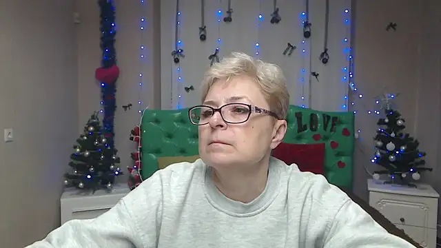 Snapshot of EmiliaGree chatting on January 9, 6:10 pm EmiliaGree online show from January 9, 6:10 pm