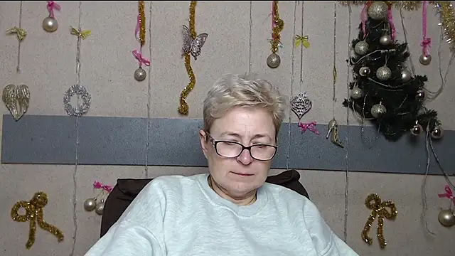 Snapshot of EmiliaGree chatting on January 14, 6:13 pm EmiliaGree online show from January 14, 6:13 pm