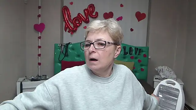 Snapshot of EmiliaGree chatting on January 18, 8:23 pm EmiliaGree online show from January 18, 8:23 pm