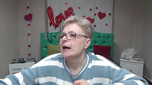 Snapshot of EmiliaGree chatting on March 19, 6:01 pm EmiliaGree online show from March 19, 6:01 pm