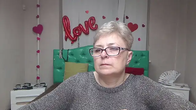 Snapshot of EmiliaGree chatting on March 20, 6:02 pm EmiliaGree online show from March 20, 6:02 pm