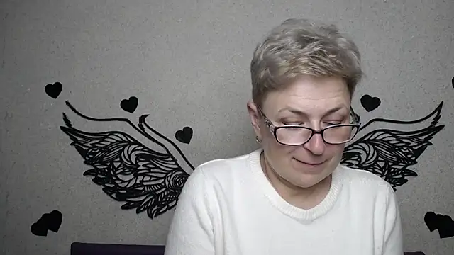 Snapshot of EmiliaGree chatting on March 21, 6:00 pm EmiliaGree online show from March 21, 6:00 pm