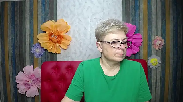 Snapshot of EmiliaGree chatting on March 28, 6:07 pm EmiliaGree online show from March 28, 6:07 pm