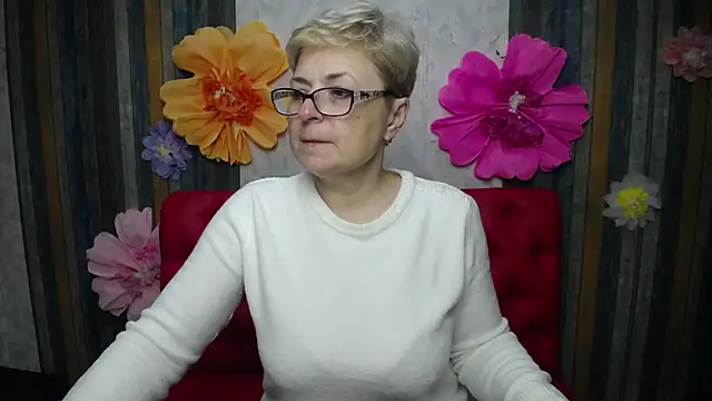 Snapshot of EmiliaGree chatting on April 11, 5:06 pm EmiliaGree online show from April 11, 5:06 pm