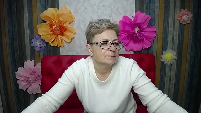 Snapshot of EmiliaGree chatting on April 19, 5:12 pm EmiliaGree online show from April 19, 5:12 pm
