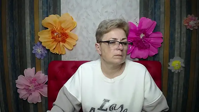 Snapshot of EmiliaGree chatting on April 22, 5:14 pm EmiliaGree online show from April 22, 5:14 pm