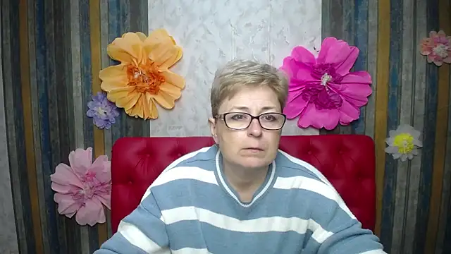Snapshot of EmiliaGree chatting on April 26, 5:10 pm EmiliaGree online show from April 26, 5:10 pm
