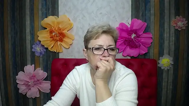 Snapshot of EmiliaGree chatting on April 28, 5:07 pm EmiliaGree online show from April 28, 5:07 pm