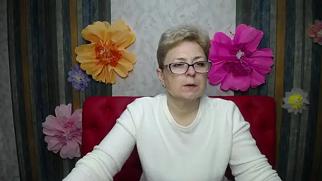 Snapshot of EmiliaGree chatting on May 3, 5:19 pm EmiliaGree online show from May 3, 5:19 pm