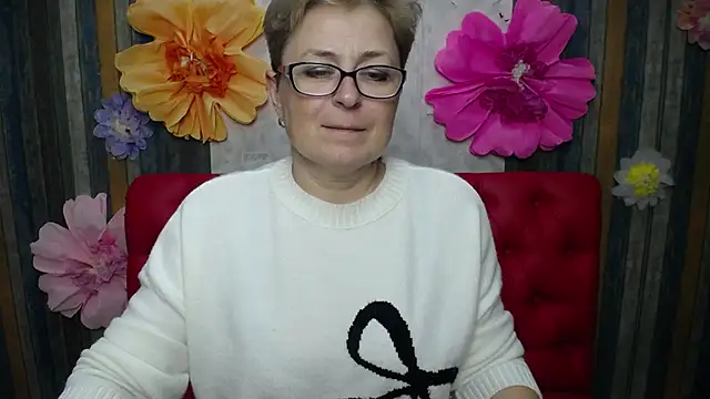 Snapshot of EmiliaGree chatting on May 14, 5:09 pm EmiliaGree online show from May 14, 5:09 pm