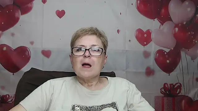 Snapshot of EmiliaGree chatting on May 29, 5:00 pm EmiliaGree online show from May 29, 5:00 pm