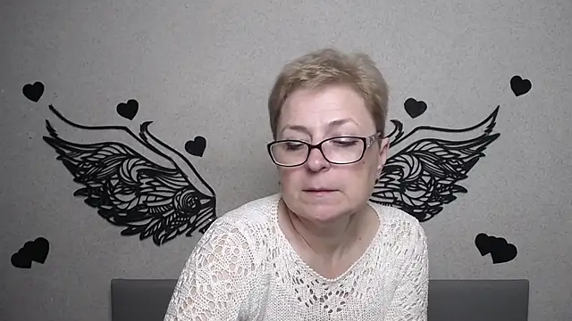 Snapshot of EmiliaGree chatting on May 31, 6:09 pm EmiliaGree online show from May 31, 6:09 pm