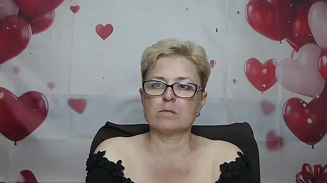 Snapshot of EmiliaGree chatting on July 3, 5:30 pm EmiliaGree online show from July 3, 5:30 pm