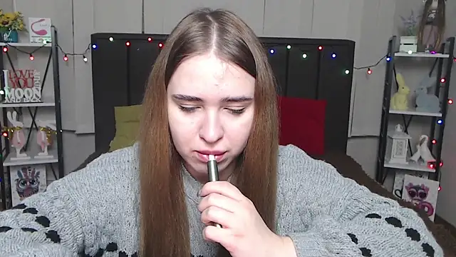 LauraHlot online show from January 19, 1:00 am