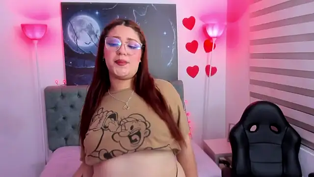 Snapshot of Camiila_Osorio chatting on February 22, 3:45 am Camiila Osorio online show from February 22, 3:45 am