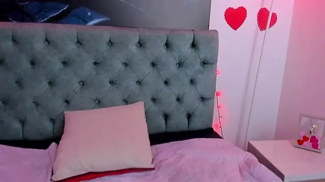 Snapshot of Camiila_Osorio chatting on February 22, 6:50 am Camiila Osorio online show from February 22, 6:50 am