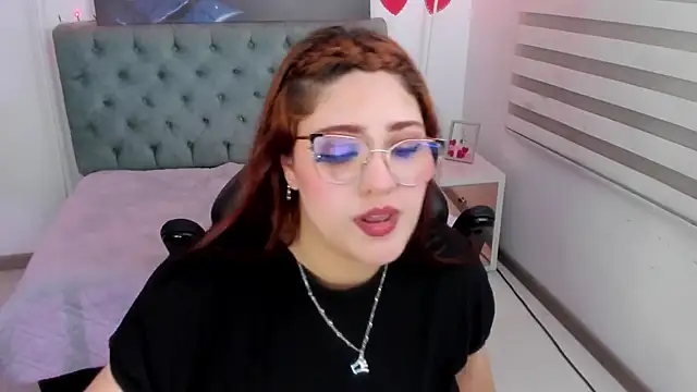 Snapshot of Camiila_Osorio chatting on March 2, 6:59 am Camiila Osorio online show from March 2, 6:59 am