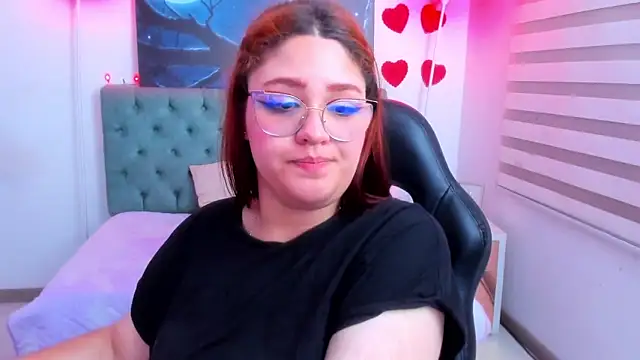 Snapshot of Camiila_Osorio chatting on March 13, 3:44 am Camiila Osorio online show from March 13, 3:44 am