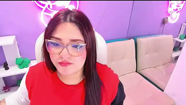 Snapshot of Camiila_Osorio chatting on September 16, 7:37 pm Camiila Osorio online show from September 16, 7:37 pm