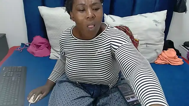 Thickchocolatex2 online show from March 11, 12:44 pm