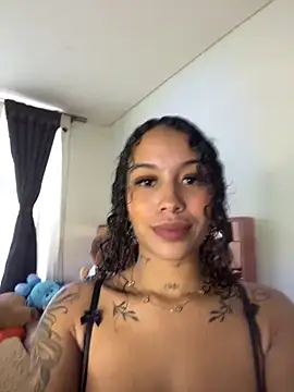 MarieLeon online show from May 24, 8:25 pm