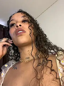 MarieLeon online show from July 25, 9:01 pm
