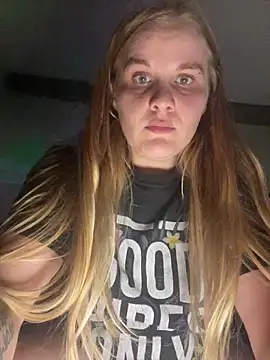 QueenBee2014 online show from February 11, 2:25 am