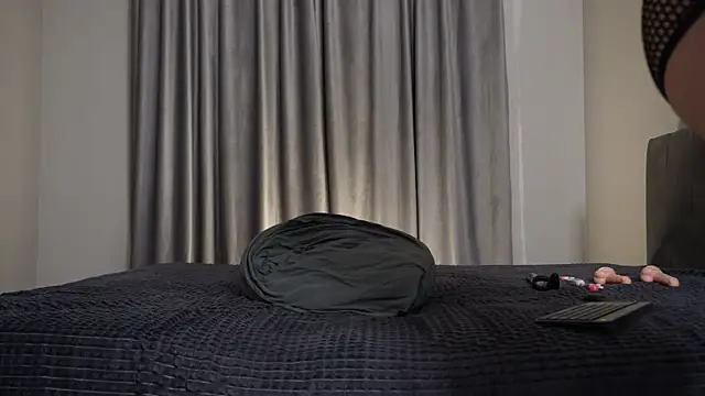 Nik Sharp online show from March 22, 4:10 pm