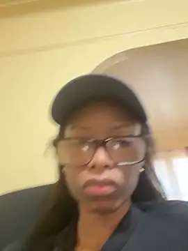 weeklyrush28 online show from March 17, 9:51 pm