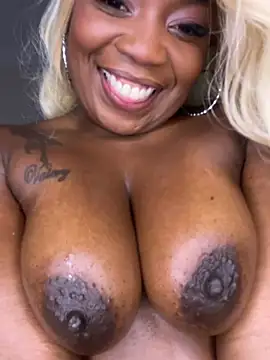 Snapshot of Scarlett_diaz17 chatting on June 18, 9:14 am Scarlett diaz17 online show from June 18, 9:14 am