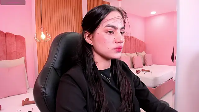 ariel jonees online show from March 4, 4:30 pm