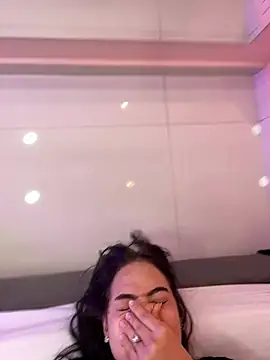 ariel jonees online show from February 6, 5:05 pm