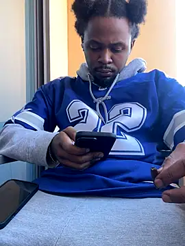 MobyDxck online show from December 1, 4:29 pm