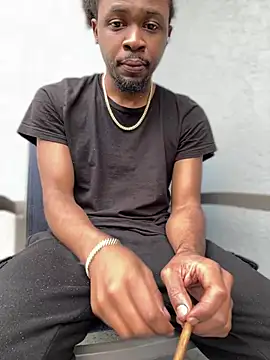 MobyDxck online show from December 15, 6:04 pm