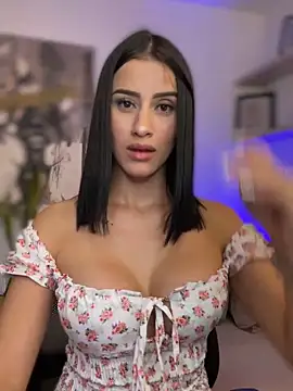 Snapshot of SarahhSmitth1 chatting on December 14, 10:28 pm SarahhSmitth1 online show from December 14, 10:28 pm