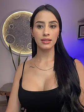 Snapshot of SarahhSmitth1 chatting on March 17, 11:00 pm SarahhSmitth1 online show from March 17, 11:00 pm