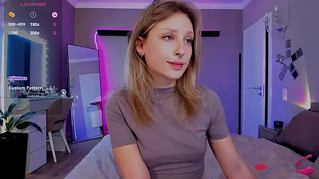 Snapshot of lilyvibe chatting on January 7, 8:10 pm lilyvibe online show from January 7, 8:10 pm