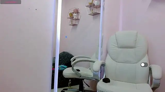SHARONCUTE F1 online show from August 1, 5:50 am