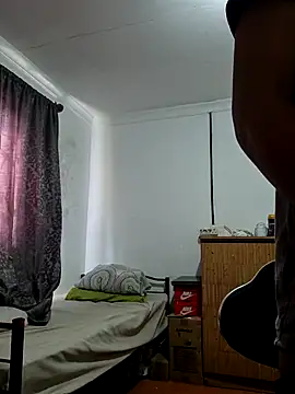 29YOURZ 28  online show from November 26, 1:12 pm