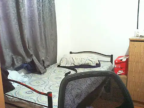 29YOURZ 28  online show from February 5, 8:19 am