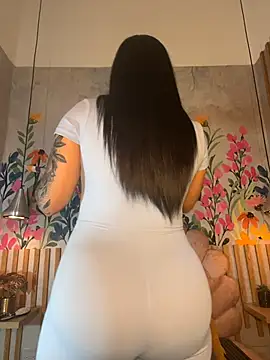 kiim taaylor online show from November 8, 11:43 am