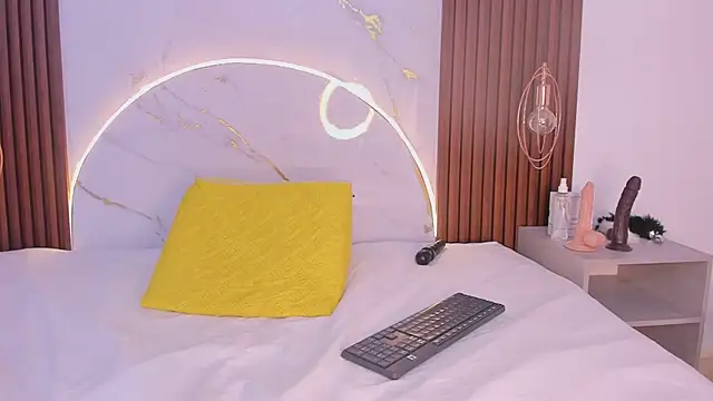 Snapshot of miamiller69 chatting on March 22, 7:36 am miamiller69 online show from March 22, 7:36 am