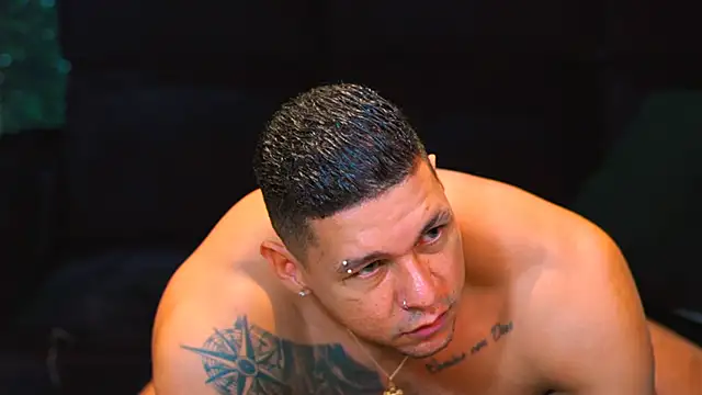 MassimoWalton2 online show from December 5, 3:15 am