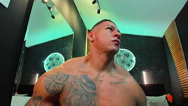 MassimoWalton2 online show from January 11, 2:30 am